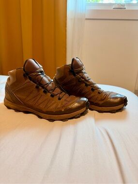Salomon Brown Trail Boots - Men's Outdoor Mid-Top